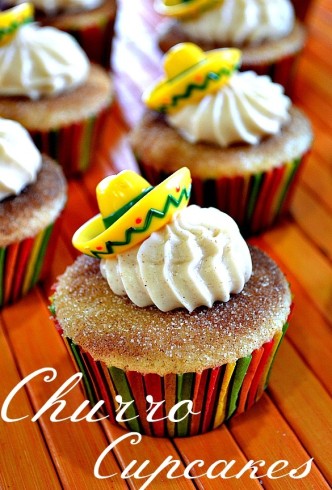 Lady-Behind-The-Curtain-Churro-Cupcakes-2